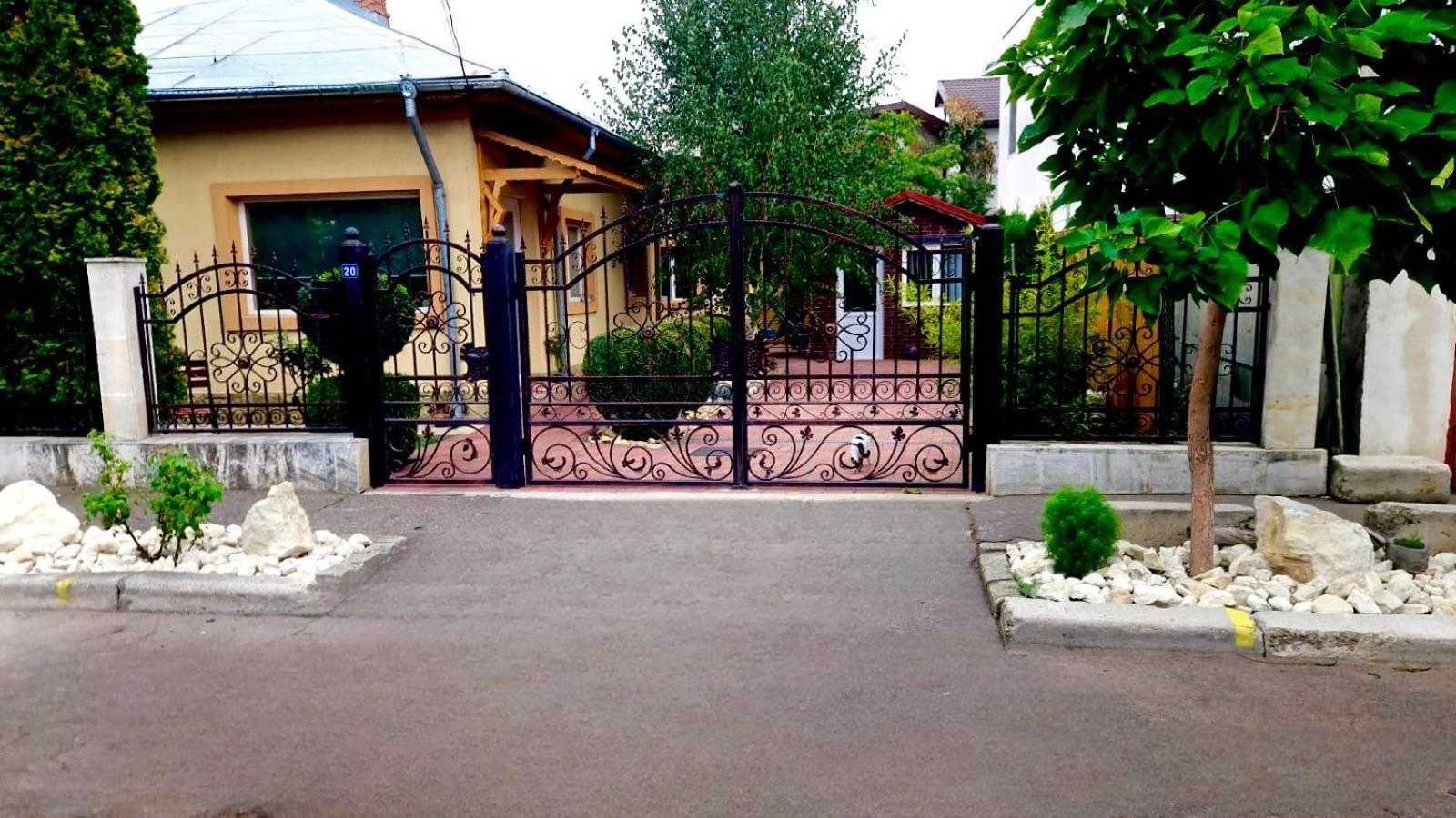 Hotel Casa Teo Buzău Esterno foto