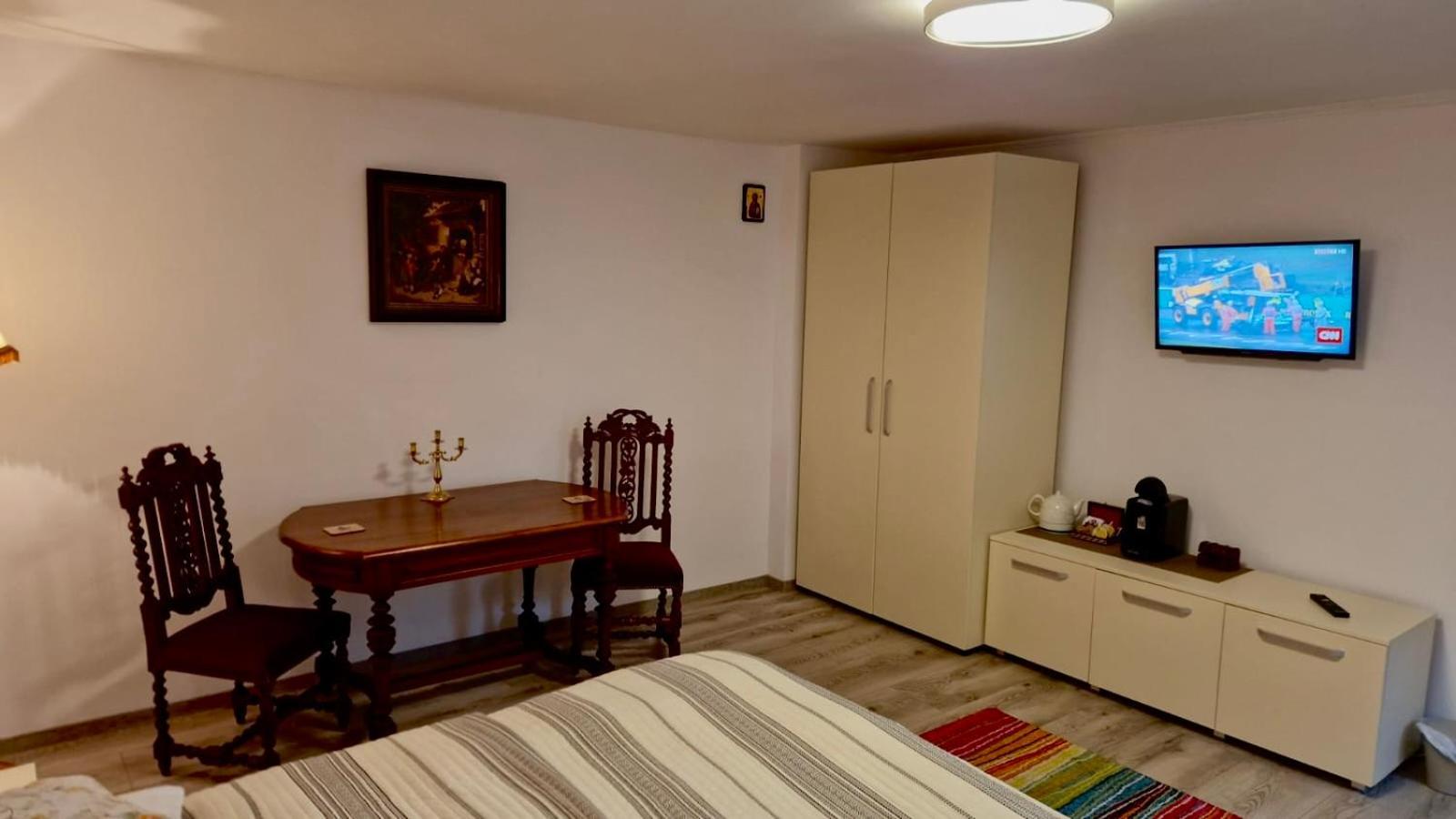Hotel Casa Teo Buzău Esterno foto