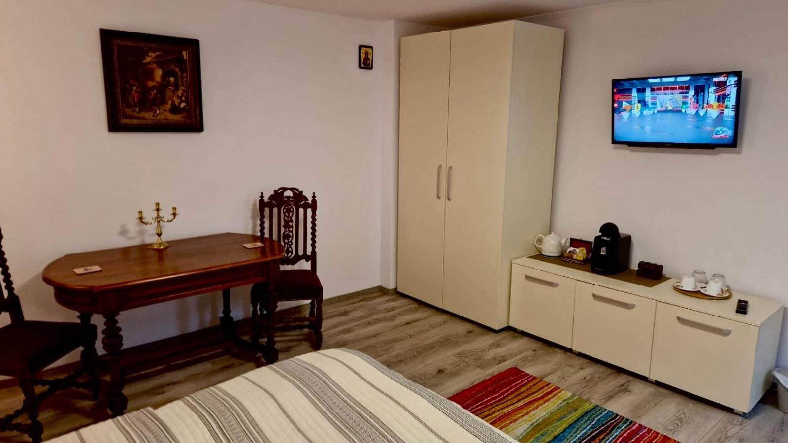Hotel Casa Teo Buzău Esterno foto